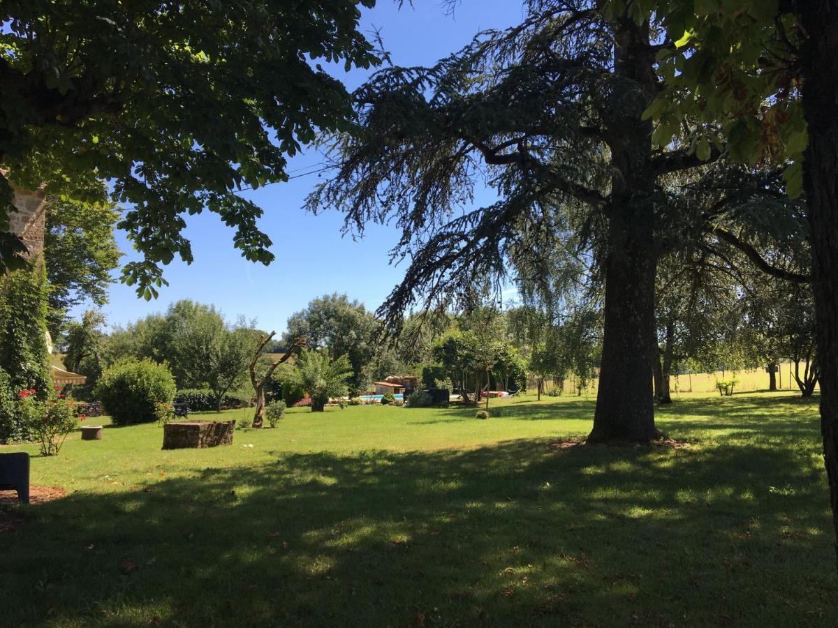 Chambres Et Table D'Hotes Le Cedre Aveyron Sainte-Croix  Kültér fotó